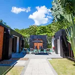 di 460 m² con 4 camera(e) e 3 bagno(i) privato(i) in zona Lamai